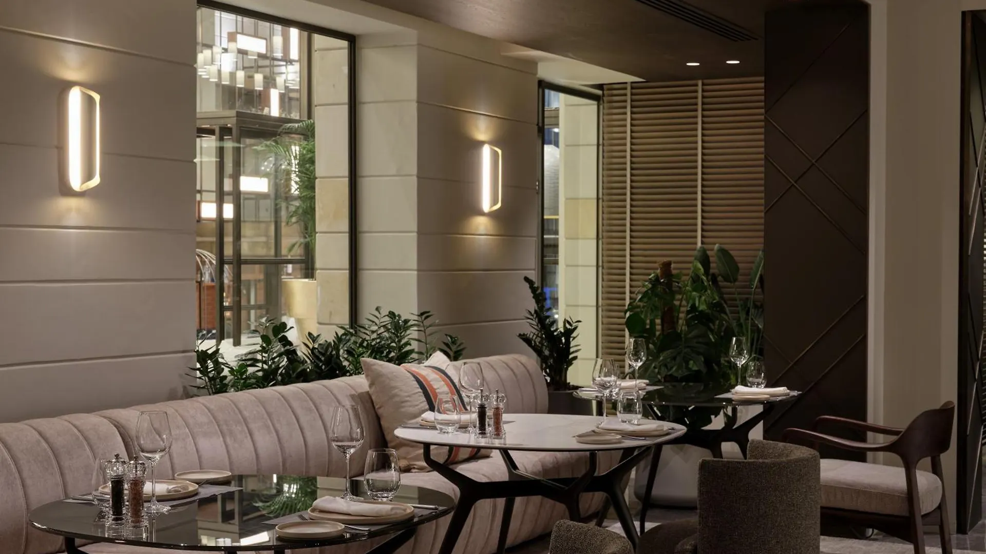 September Hotel Салоники